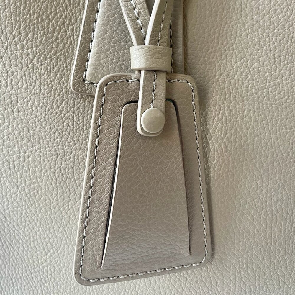 Giorgio Armani Le Sac NEW Leather Tote - Picture 5 of 15